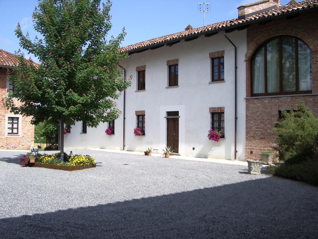 B&B Cascina Gaione Via Gallina,18B 12052 Neive Cn ภายนอก รูปภาพ