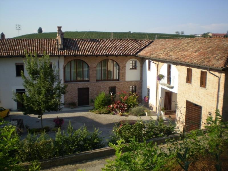 B&B Cascina Gaione Via Gallina,18B 12052 Neive Cn ภายนอก รูปภาพ